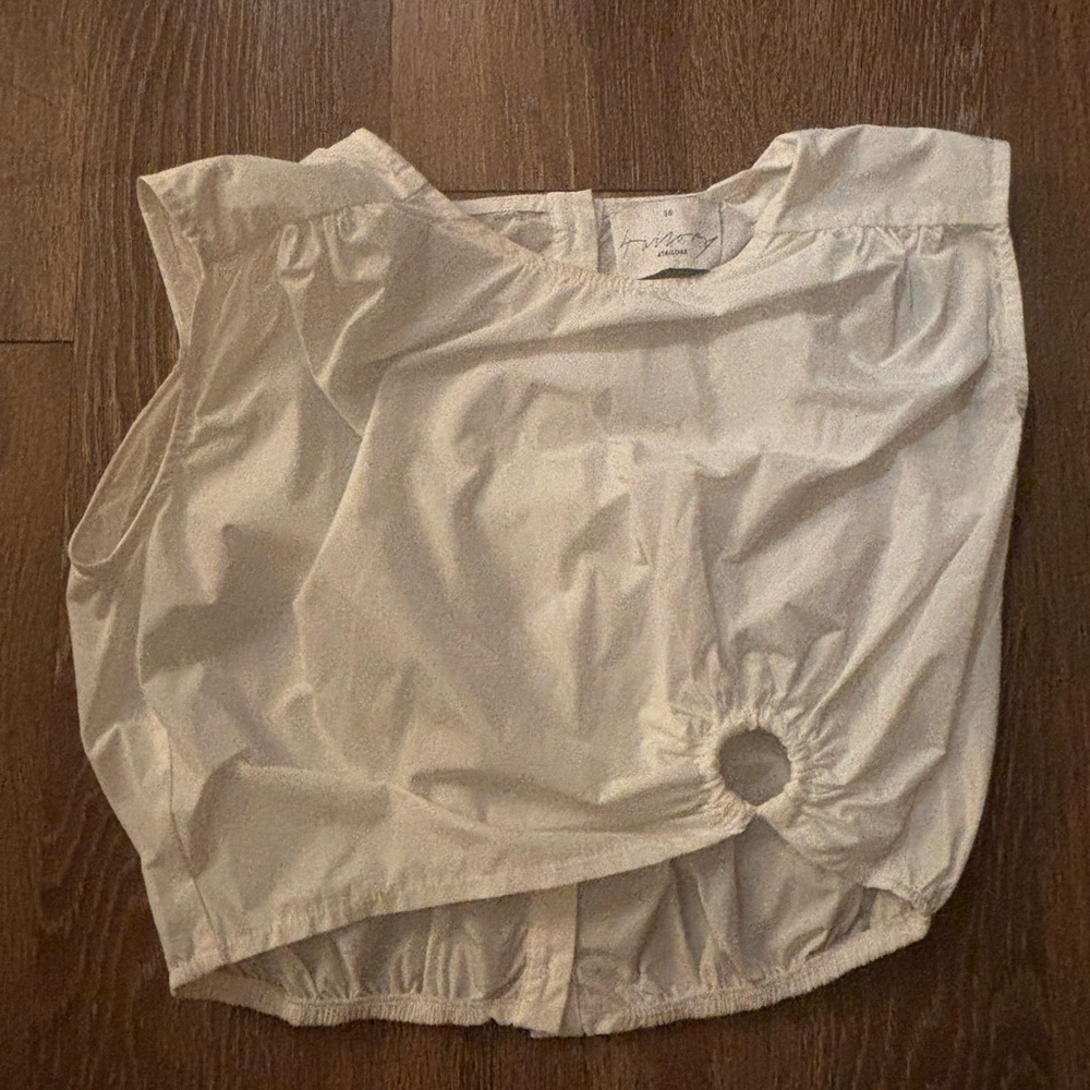 Cute white sleeveless blouse